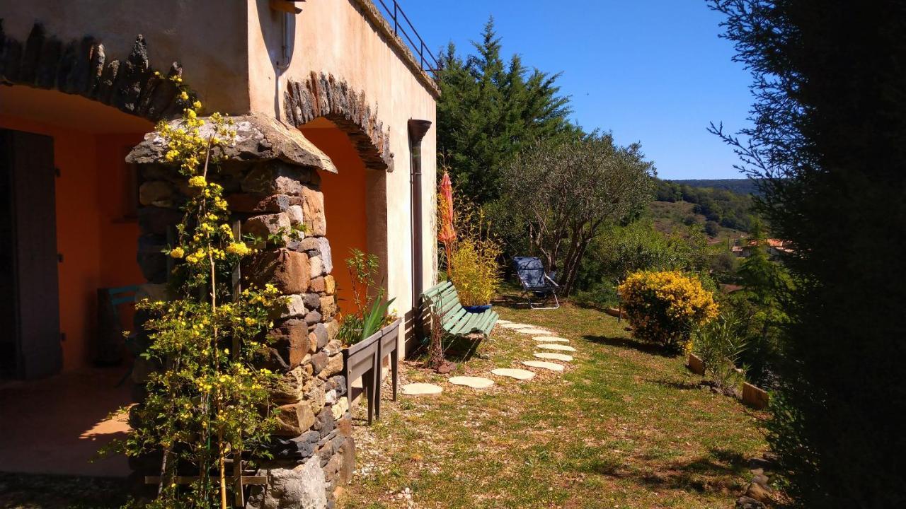 Le Chemin De Lauzieres Hotel Octon Kültér fotó